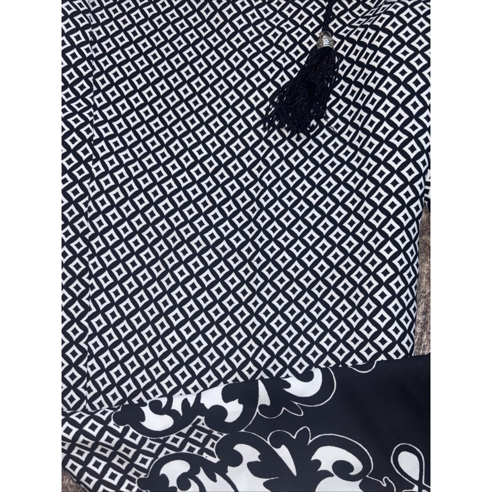 Chico's Size 2 (size 12) Black/White Crop Lighweight Cropped Pants - Picture 2 of 6